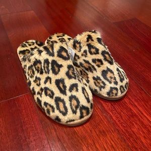 J crew leopard print fuzzy slippers 8M NWT